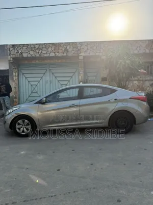 Hyundai Avante 2020 Gris