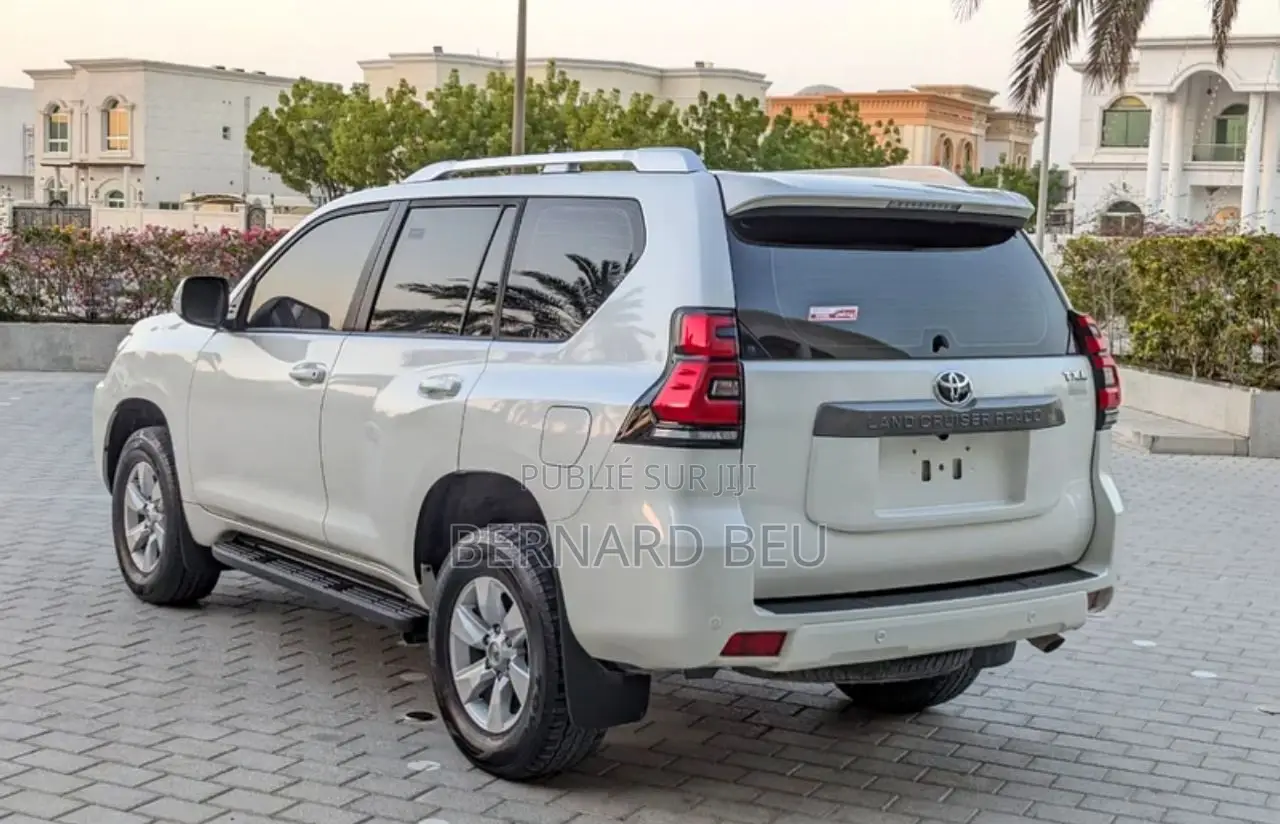 Toyota Land Cruiser Prado 2.8 2022 Blanc