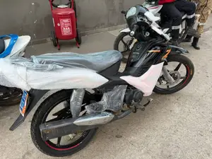 Nouveau TVS Apache 160 4V 2025 Noir