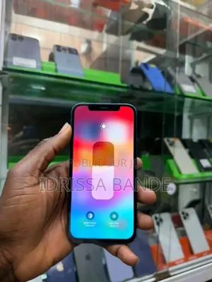 Nouveau Apple iPhone 12 64 GB Violet