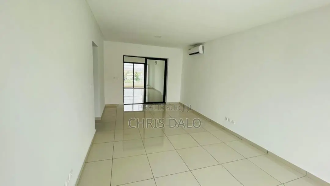 4chbre Duplex dans Angré Chu, Cocody à Louer