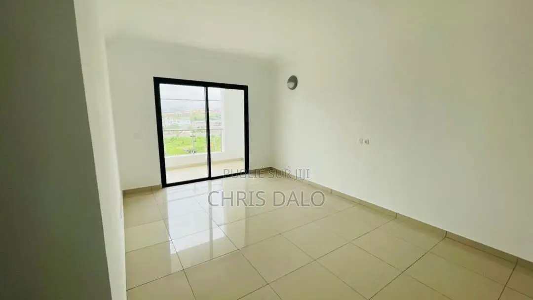 4chbre Duplex dans Angré Chu, Cocody à Louer