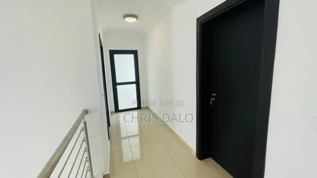4chbre Duplex dans Angré Chu, Cocody à Louer