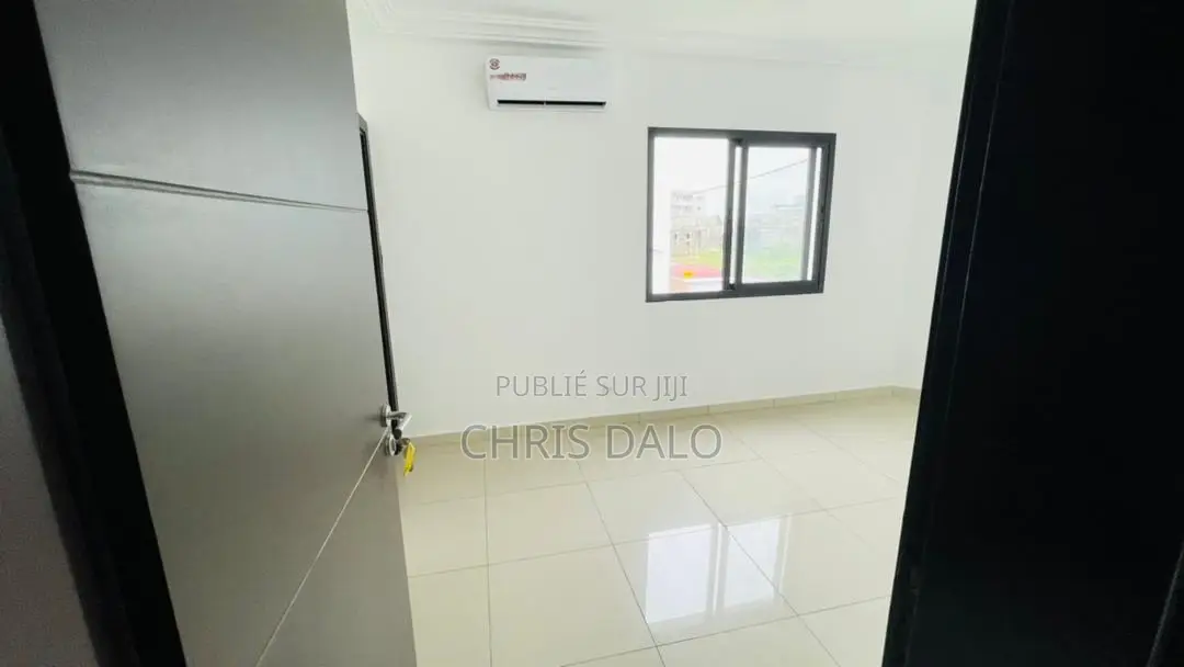 4chbre Duplex dans Angré Chu, Cocody à Louer