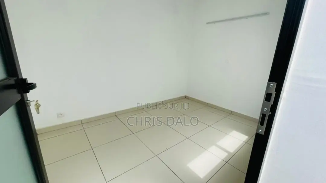 4chbre Duplex dans Angré Chu, Cocody à Louer