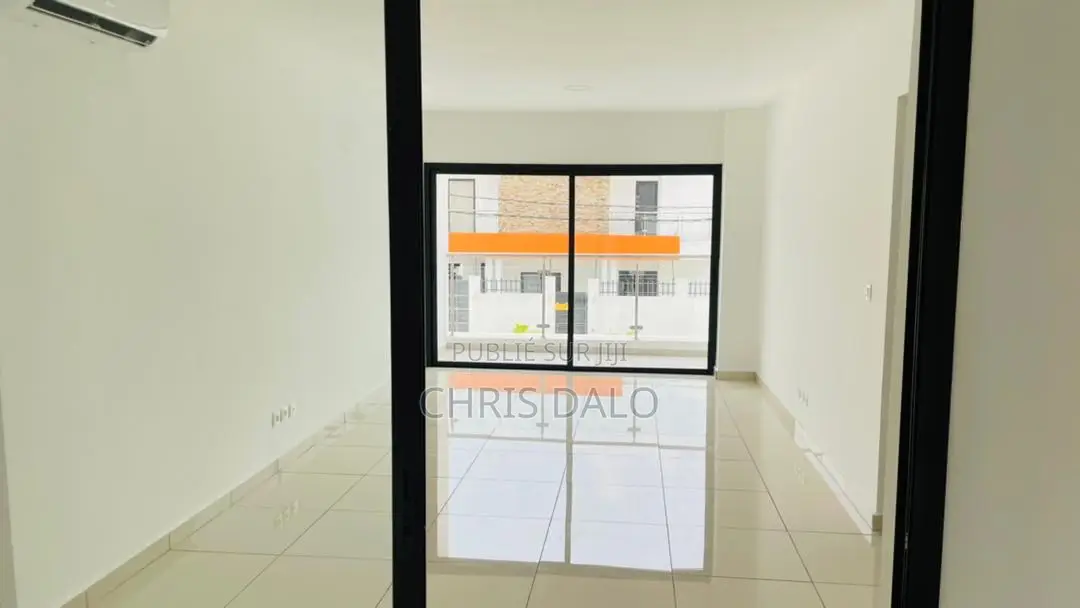 4chbre Duplex dans Angré Chu, Cocody à Louer