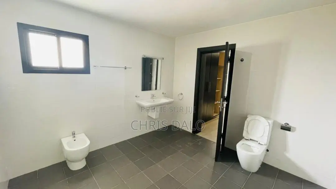 4chbre Duplex dans Angré Chu, Cocody à Louer