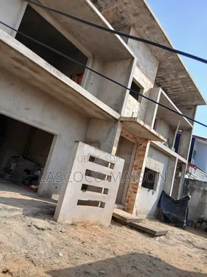 4chbre Duplex dans Lascoco Maison, Cocody à Vendre