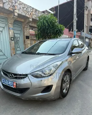 Hyundai Avante 2020 Gris
