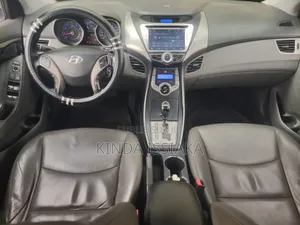 Hyundai Avante 2014 Blanc cassé