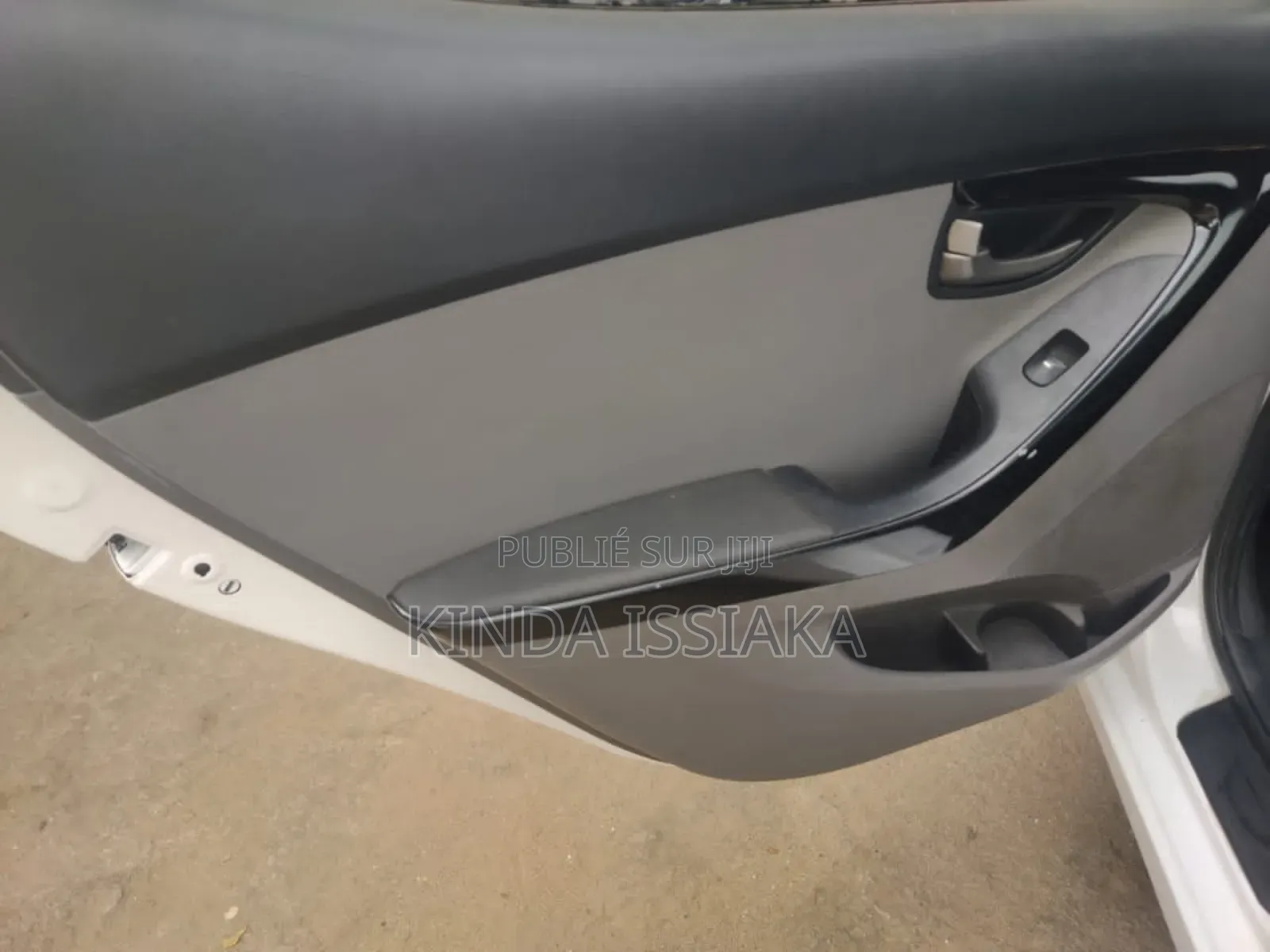 Hyundai Avante 2014 Blanc cassé