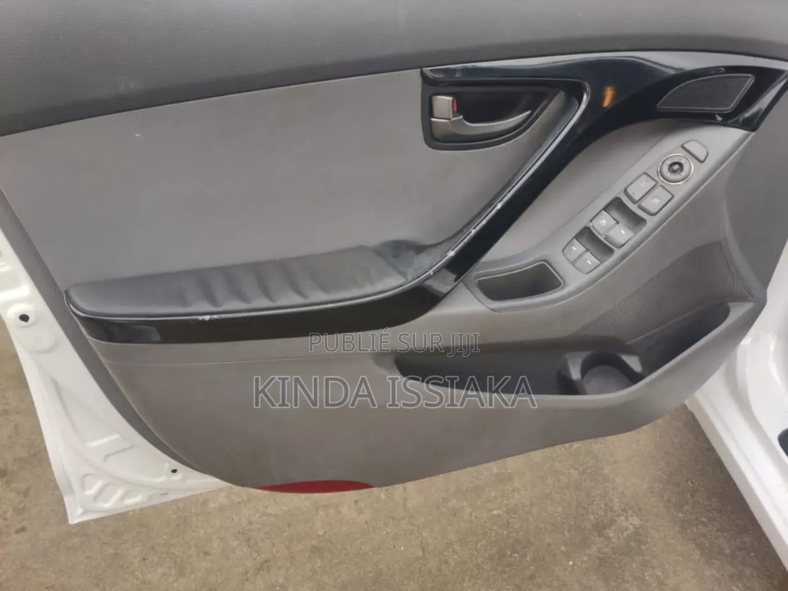 Hyundai Avante 2014 Blanc cassé