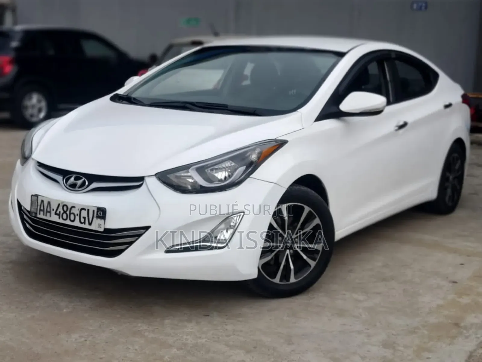 Hyundai Avante 2014 Blanc cassé
