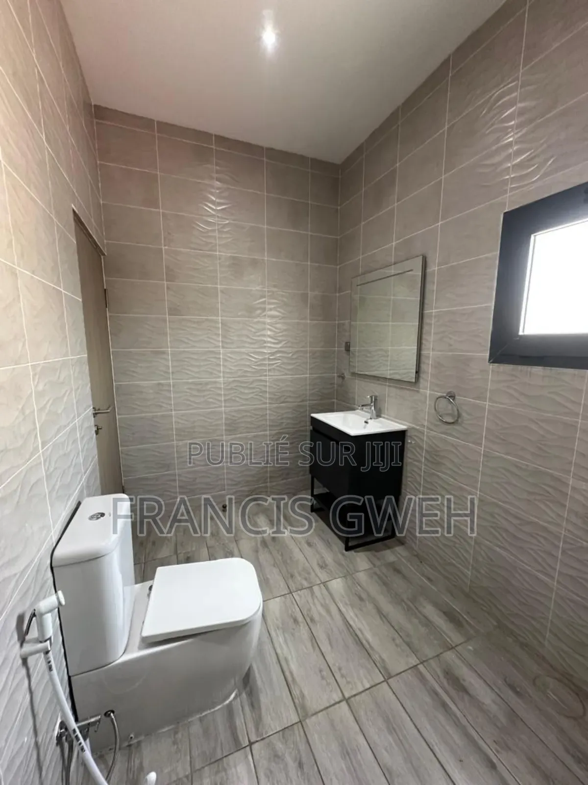 4chbre Duplex dans Francis Gweh, Cocody à Louer