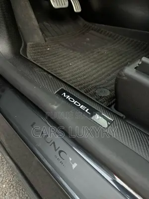 Tesla Model Y Performance AWD 2025 Noir