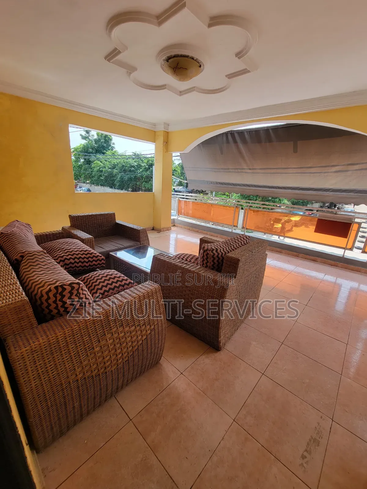 Furnished 8chbre Duplex dans Zié Multi-Service, Cocody à Vendre