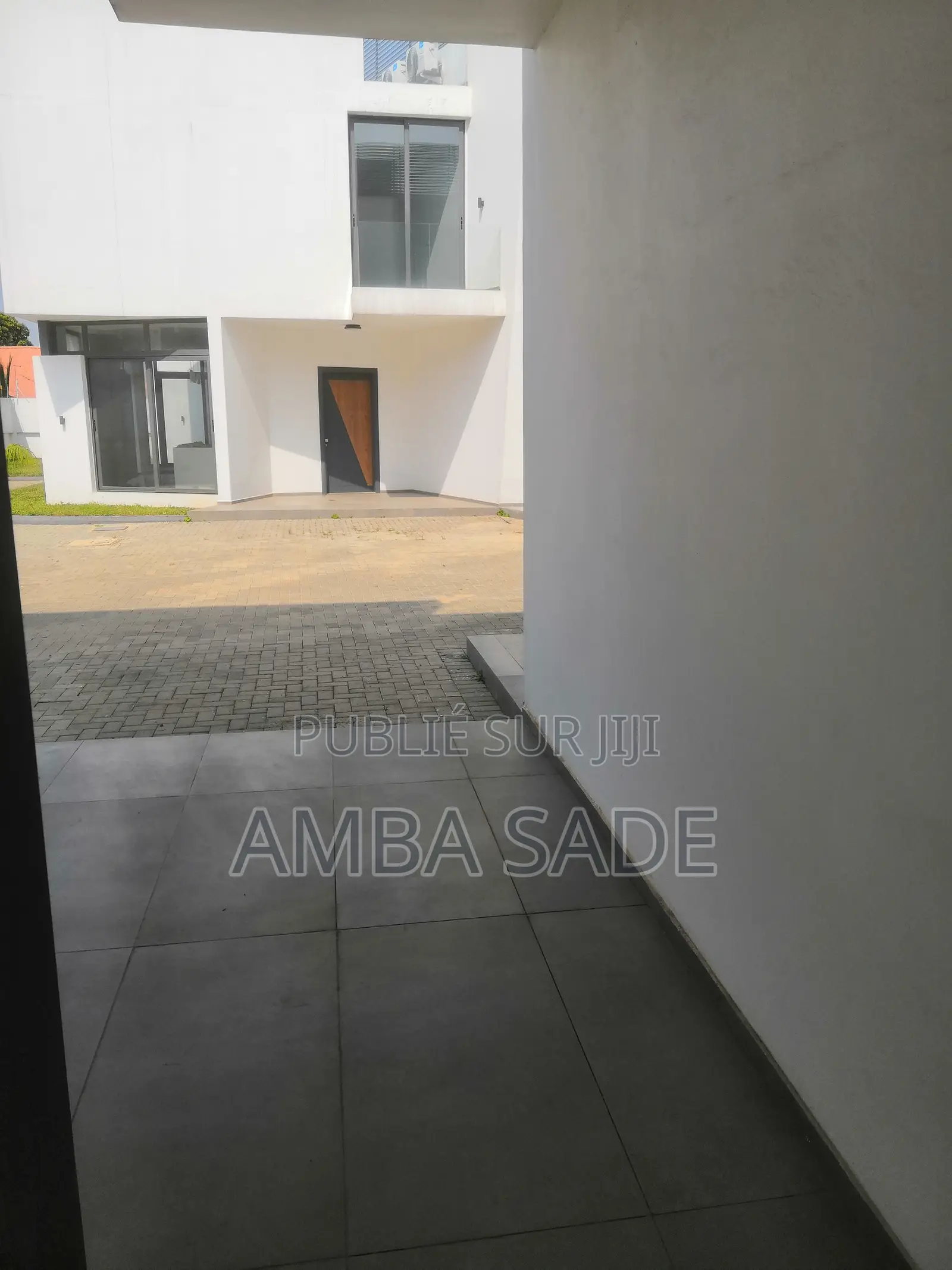 3chbre Maison dans Cocody à Vendre