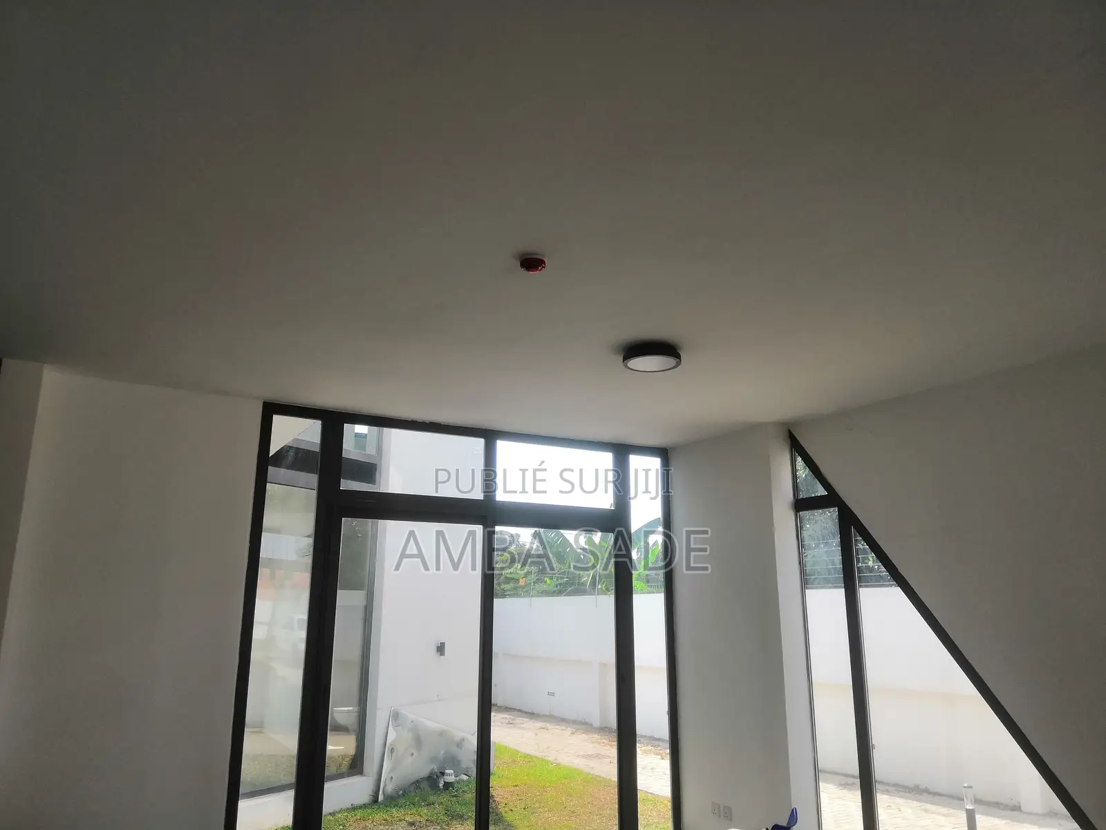 3chbre Maison dans Cocody à Vendre