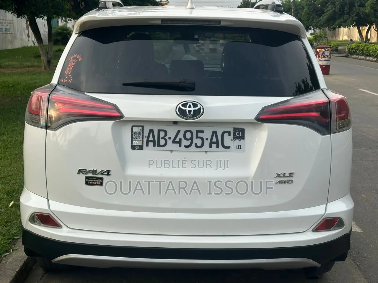 Toyota RAV4 LE AWD (2.5L 4cyl 6A) 2017 Blanc