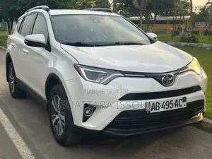 Toyota RAV4 LE AWD (2.5L 4cyl 6A) 2017 Blanc