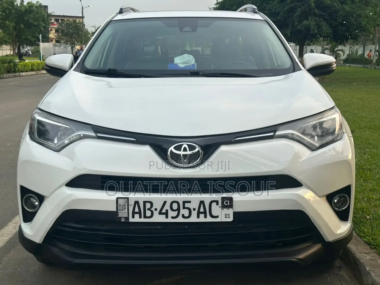 Toyota RAV4 LE AWD (2.5L 4cyl 6A) 2017 Blanc