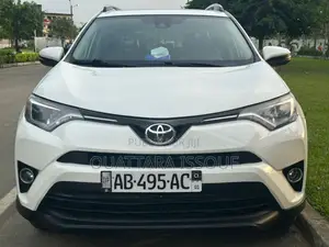 Toyota RAV4 LE AWD (2.5L 4cyl 6A) 2017 Blanc