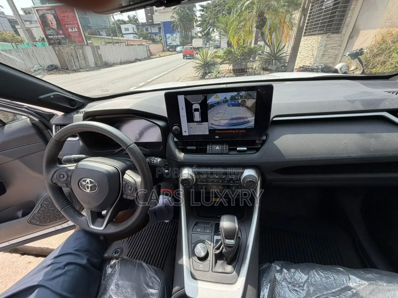 Toyota RAV4 XLE Premium AWD 2024 Blanc