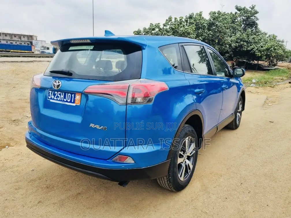 Toyota RAV4 LE AWD (2.5L 4cyl 6A) 2016 Bleu