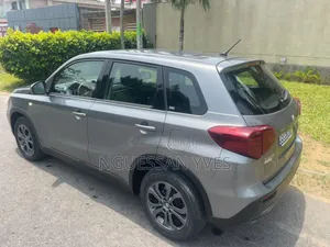 Suzuki Vitara 2019 Gris