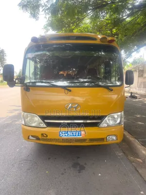 Nouveau Hyundai County 2013 Jaune