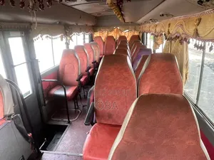 Nouveau Hyundai County 2013 Jaune