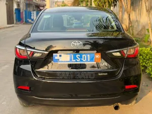 Toyota Yaris 2017 Noir