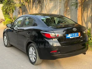 Toyota Yaris 2017 Noir