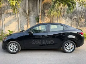 Toyota Yaris 2017 Noir