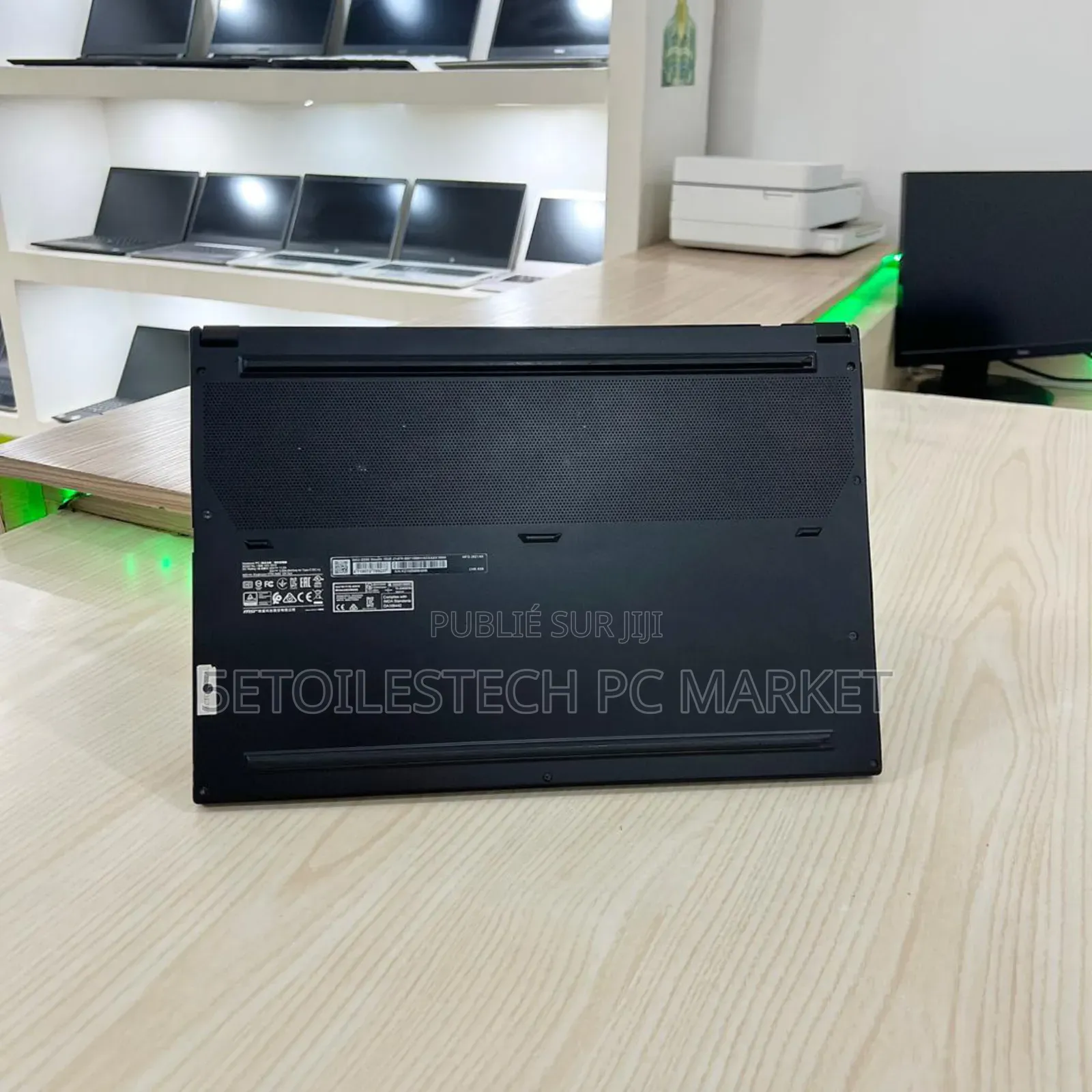 Nouveau MSI GS63VR 7RF Stealth Pro 16GB Intel Core i7 SSD 1T