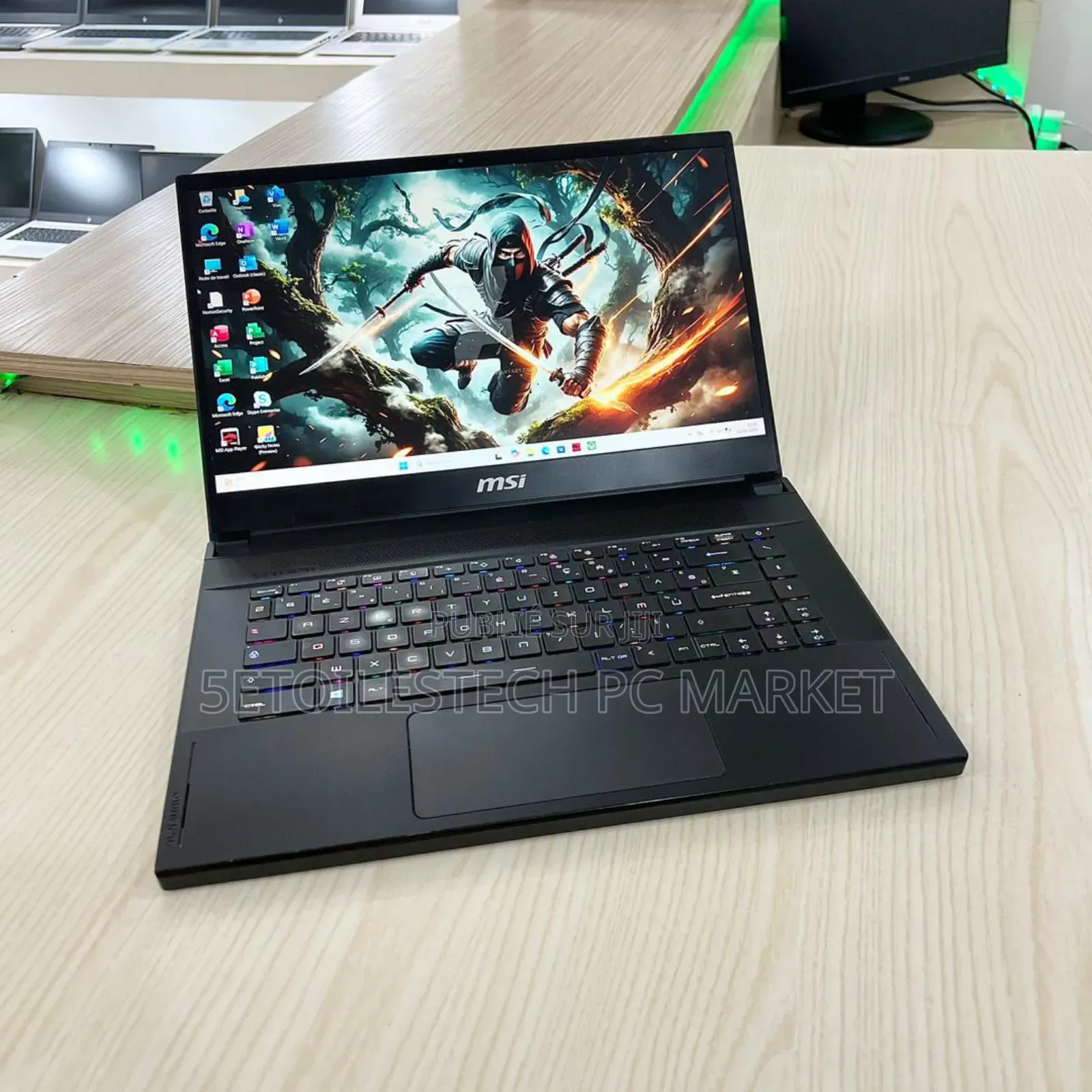 Nouveau MSI GS63VR 7RF Stealth Pro 16GB Intel Core i7 SSD 1T