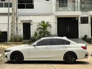 BMW 330i 2021 Blanc