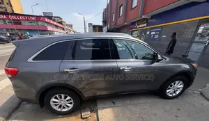 Kia Sorento 4dr SUV 2016 Gris