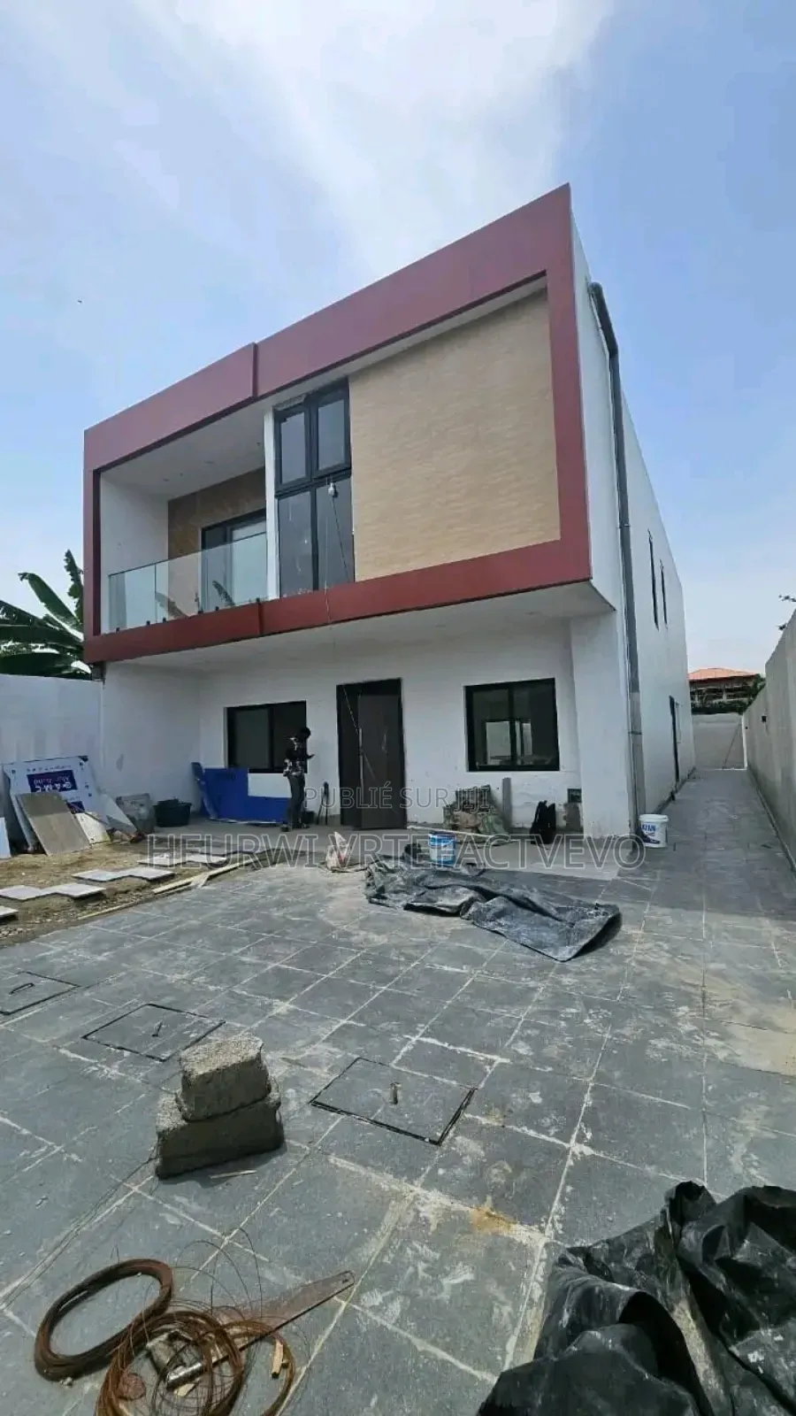 5chbre Duplex dans Djorobite, Cocody à Vendre