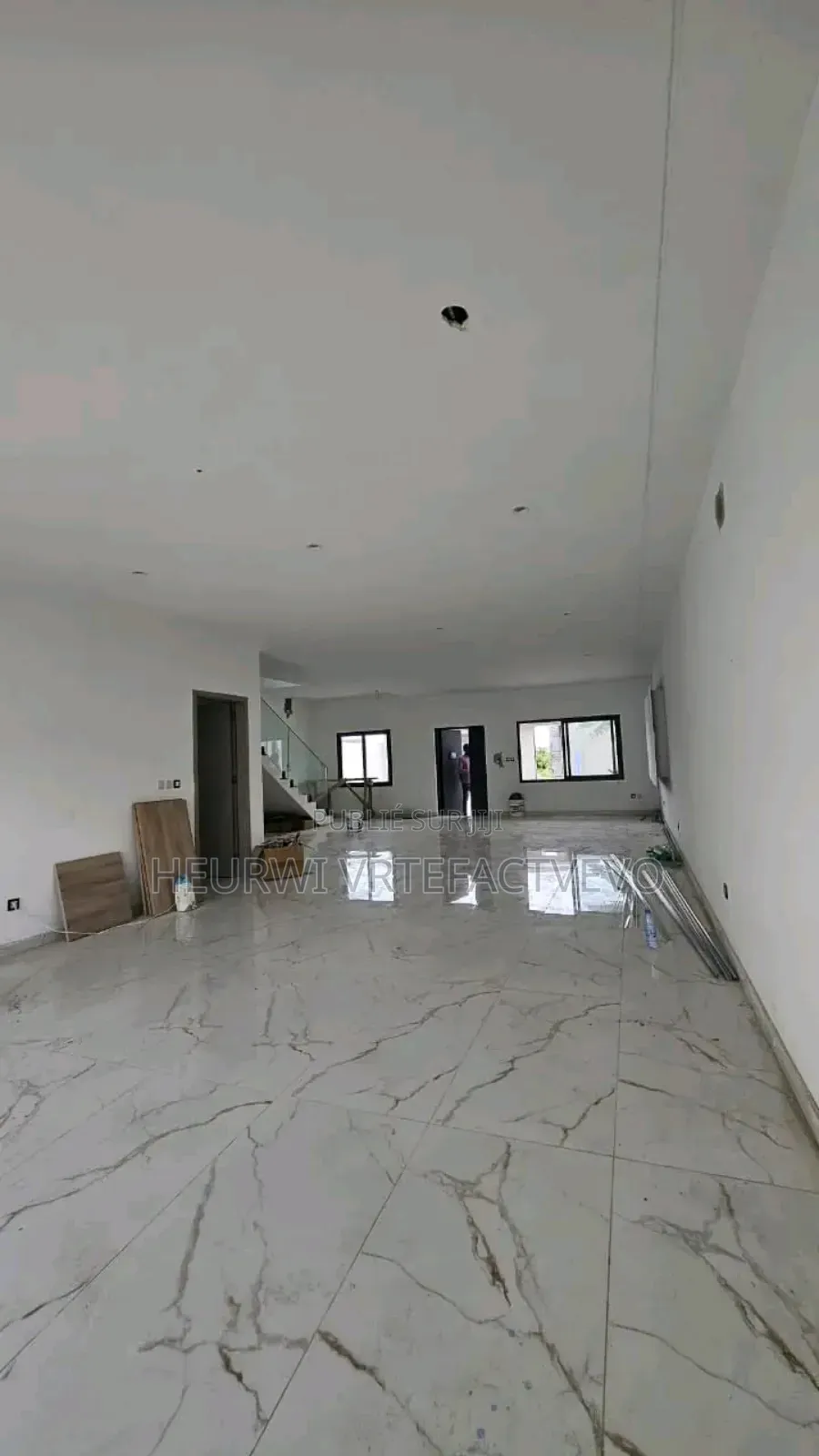 5chbre Duplex dans Djorobite, Cocody à Vendre