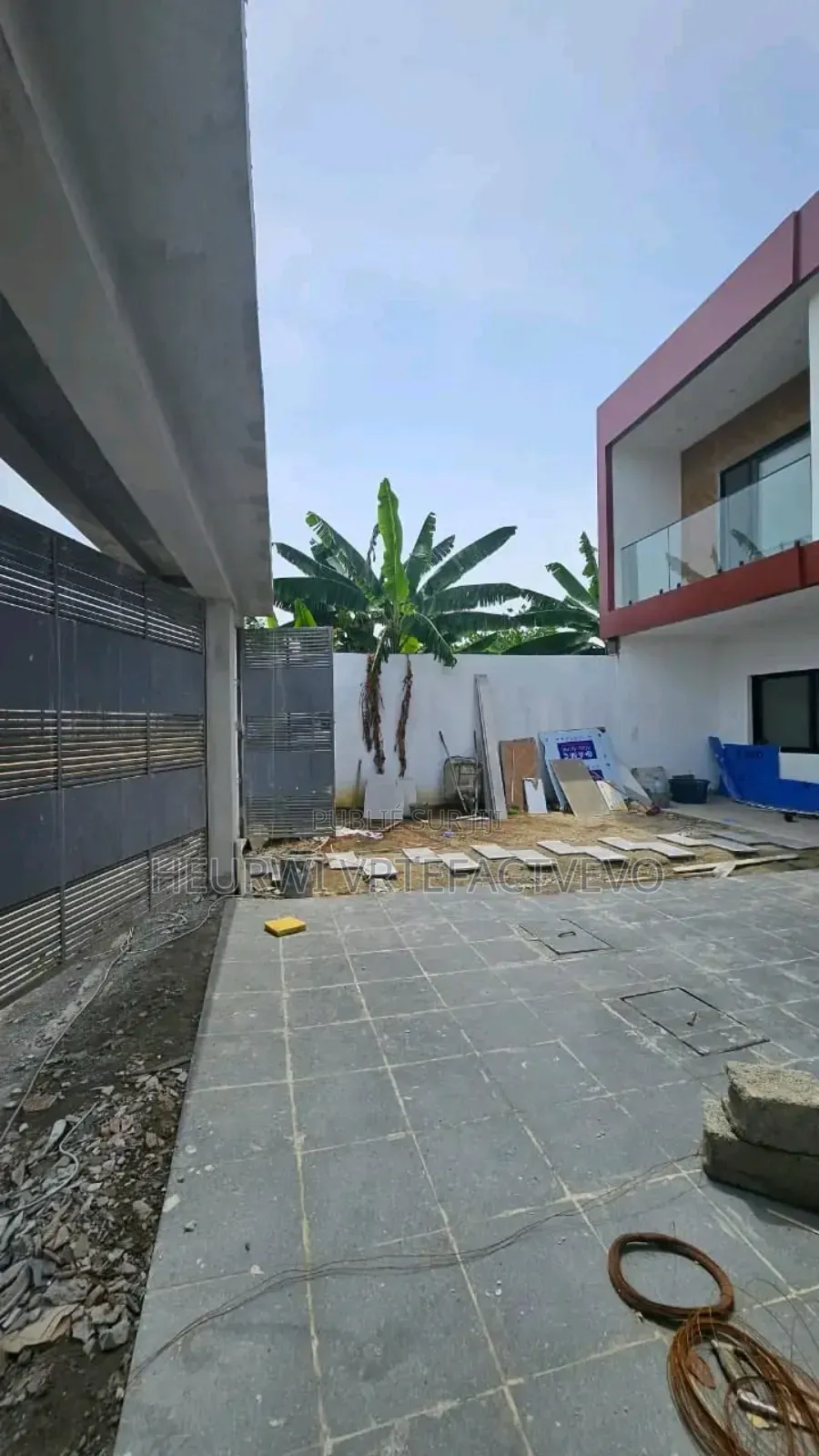 5chbre Duplex dans Djorobite, Cocody à Vendre