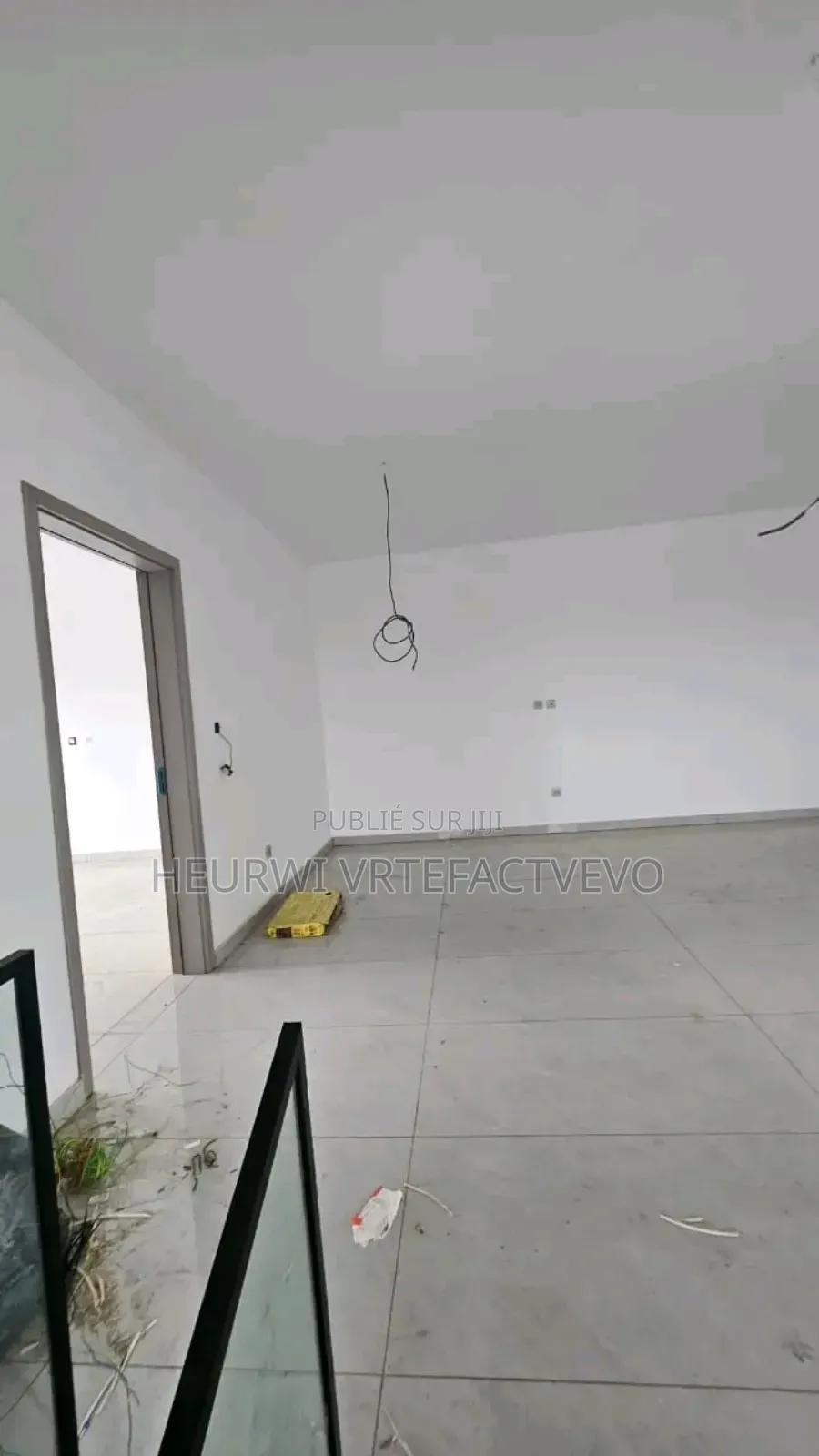 5chbre Duplex dans Djorobite, Cocody à Vendre