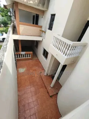 8chbre Duplex dans Cocody Angre Soleil à Vendre