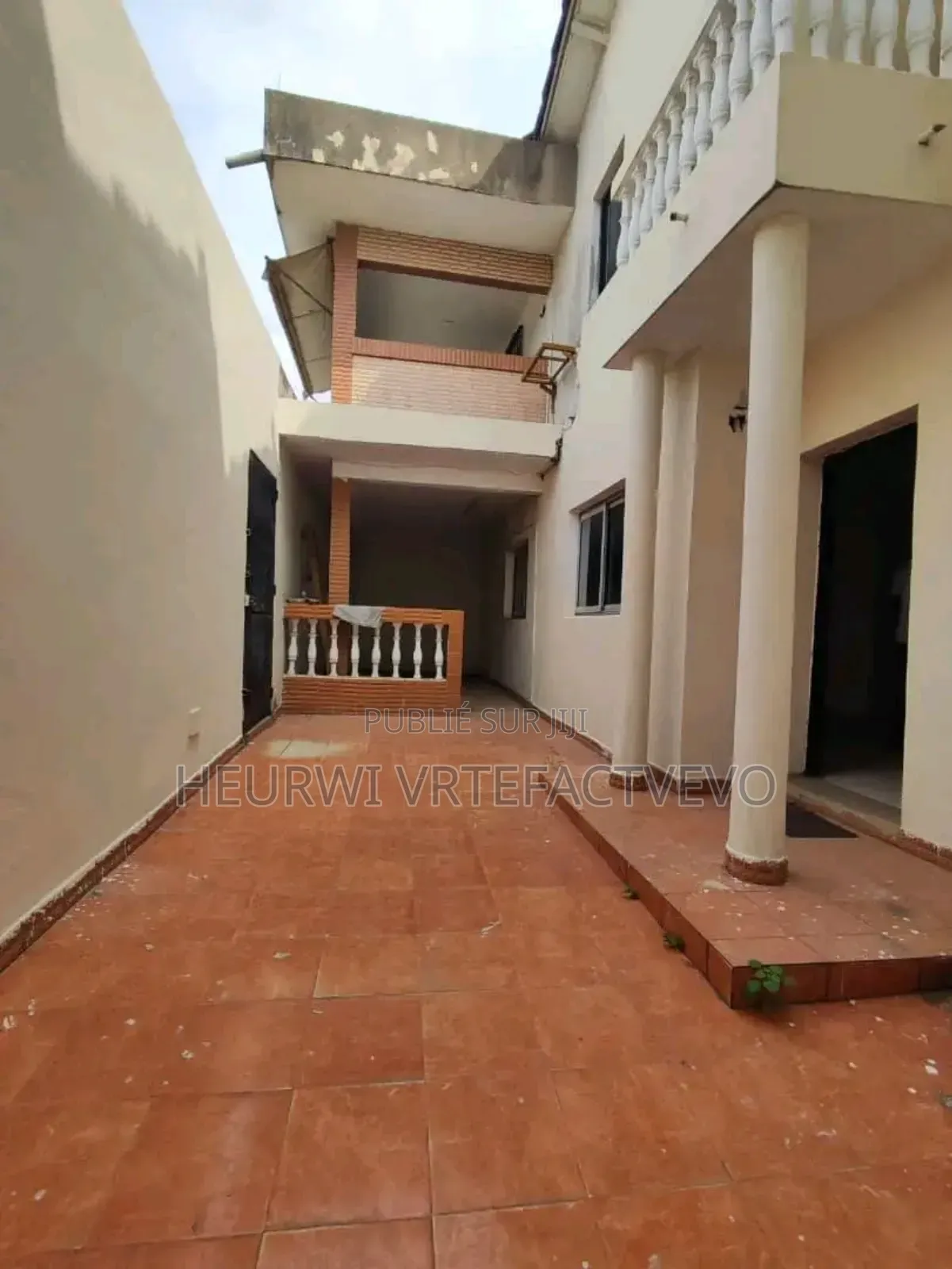 8chbre Duplex dans Cocody Angre Soleil à Vendre