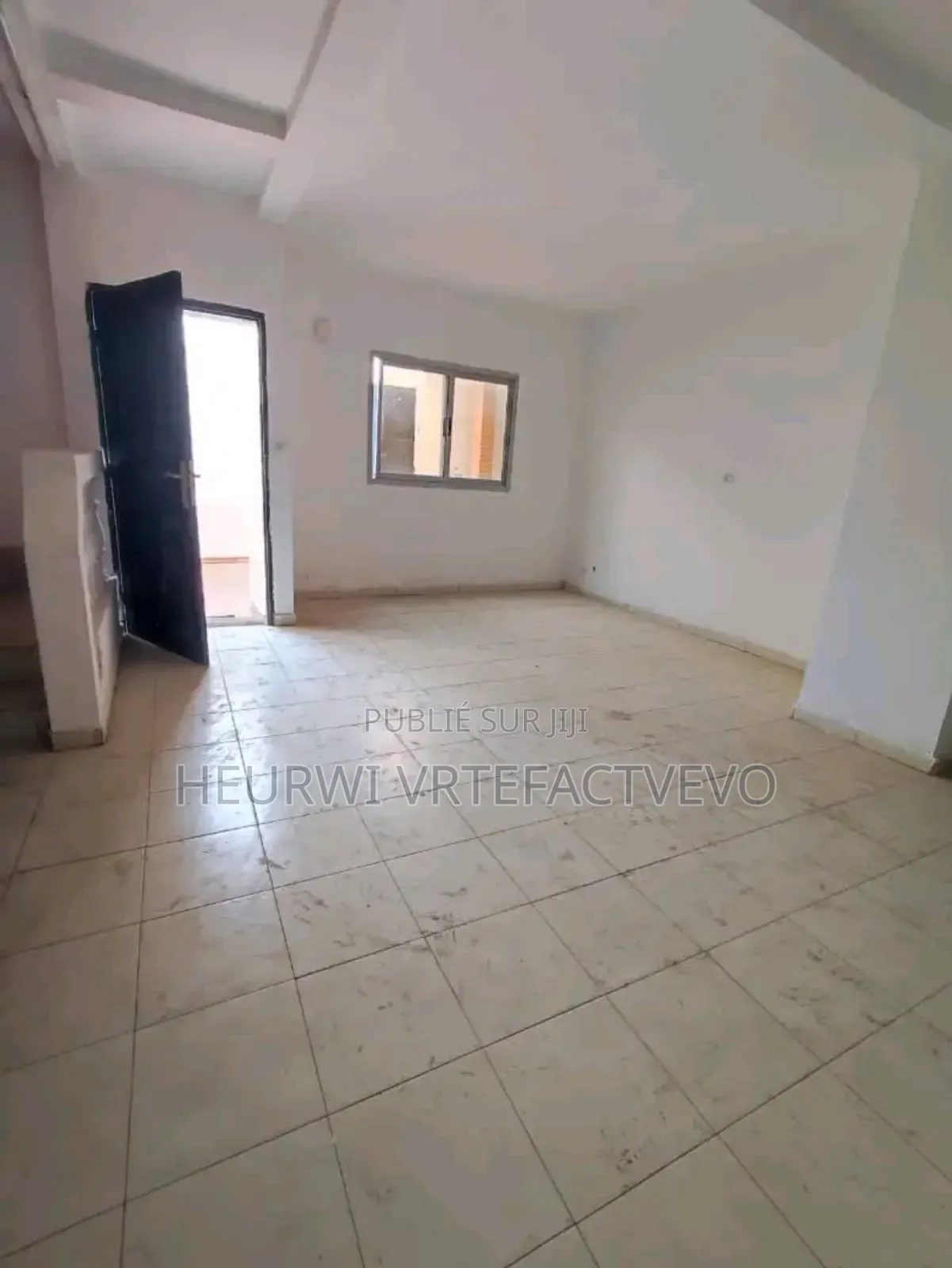 8chbre Duplex dans Cocody Angre Soleil à Vendre