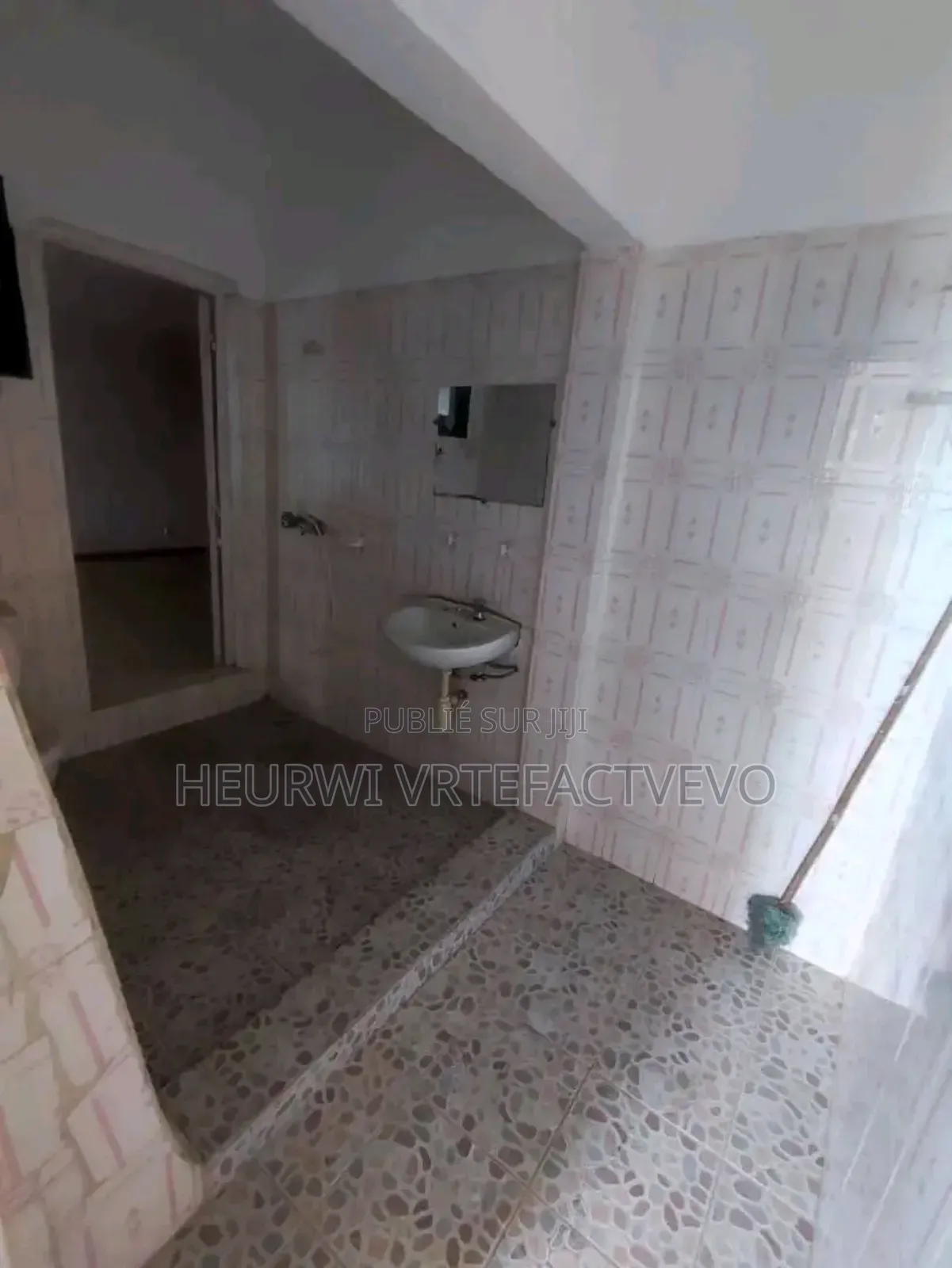 8chbre Duplex dans Cocody Angre Soleil à Vendre