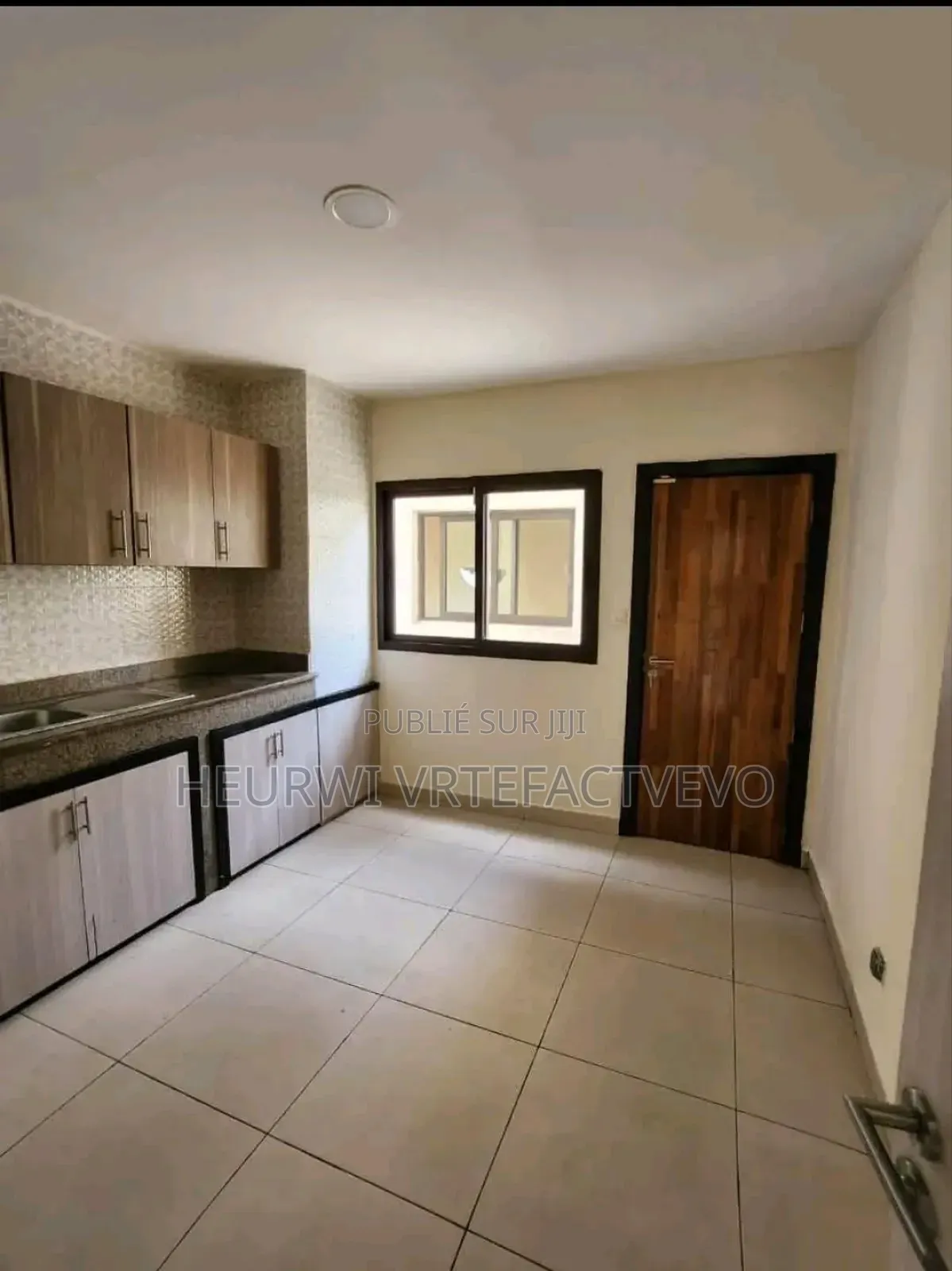 5chbre Duplex dans Faya Ephrata, Cocody à Vendre