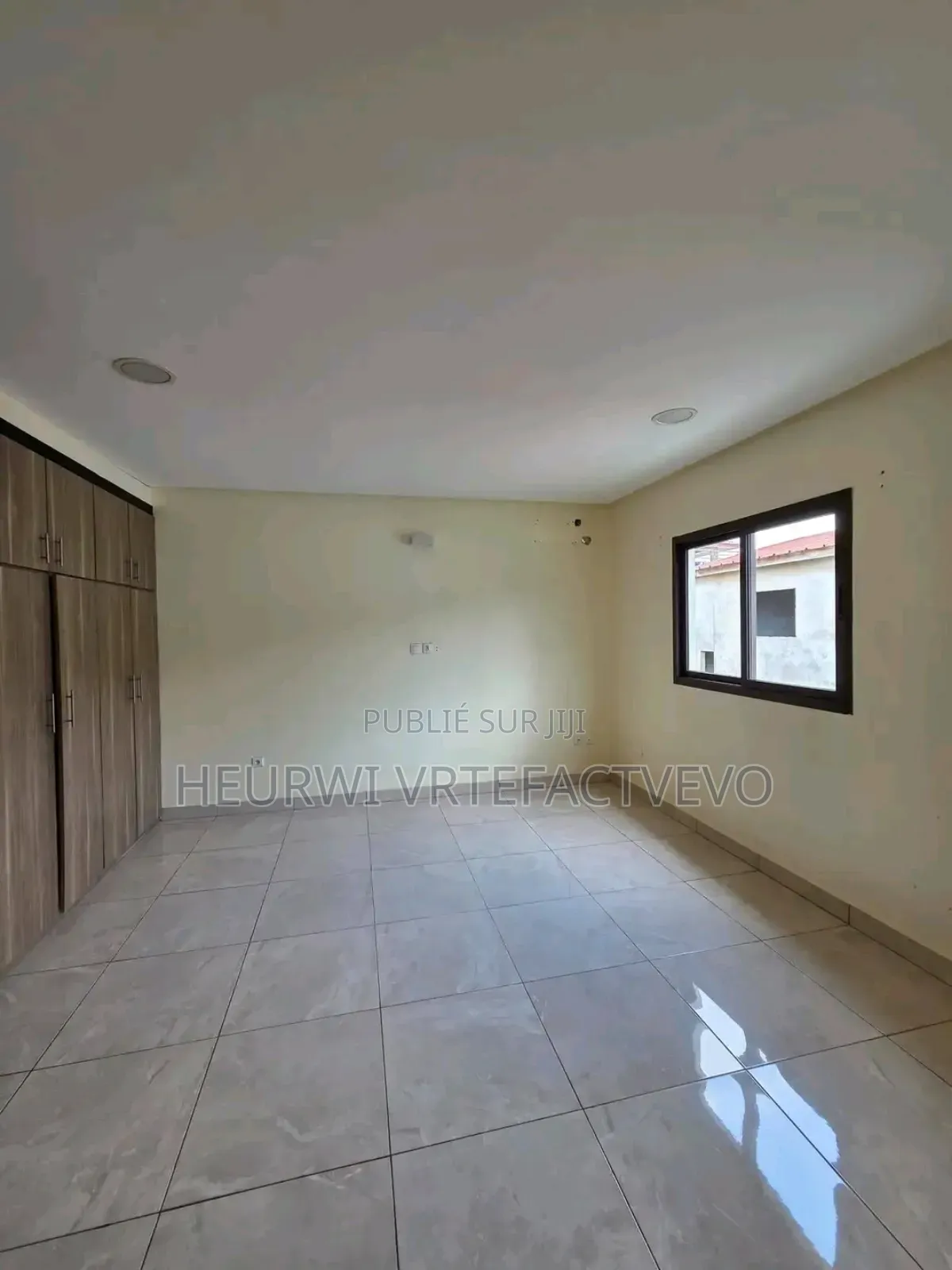 5chbre Duplex dans Faya Ephrata, Cocody à Vendre