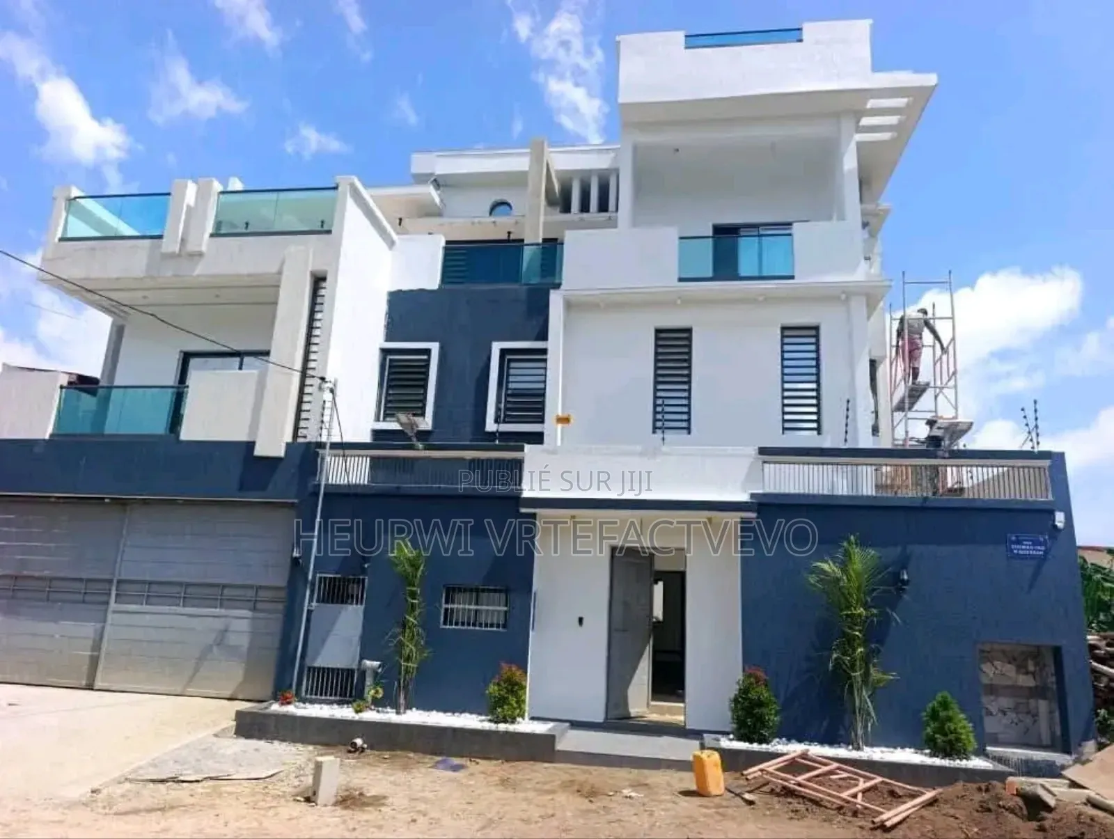 8chbre Manoir dans Riviera Abatta, Cocody à Vendre