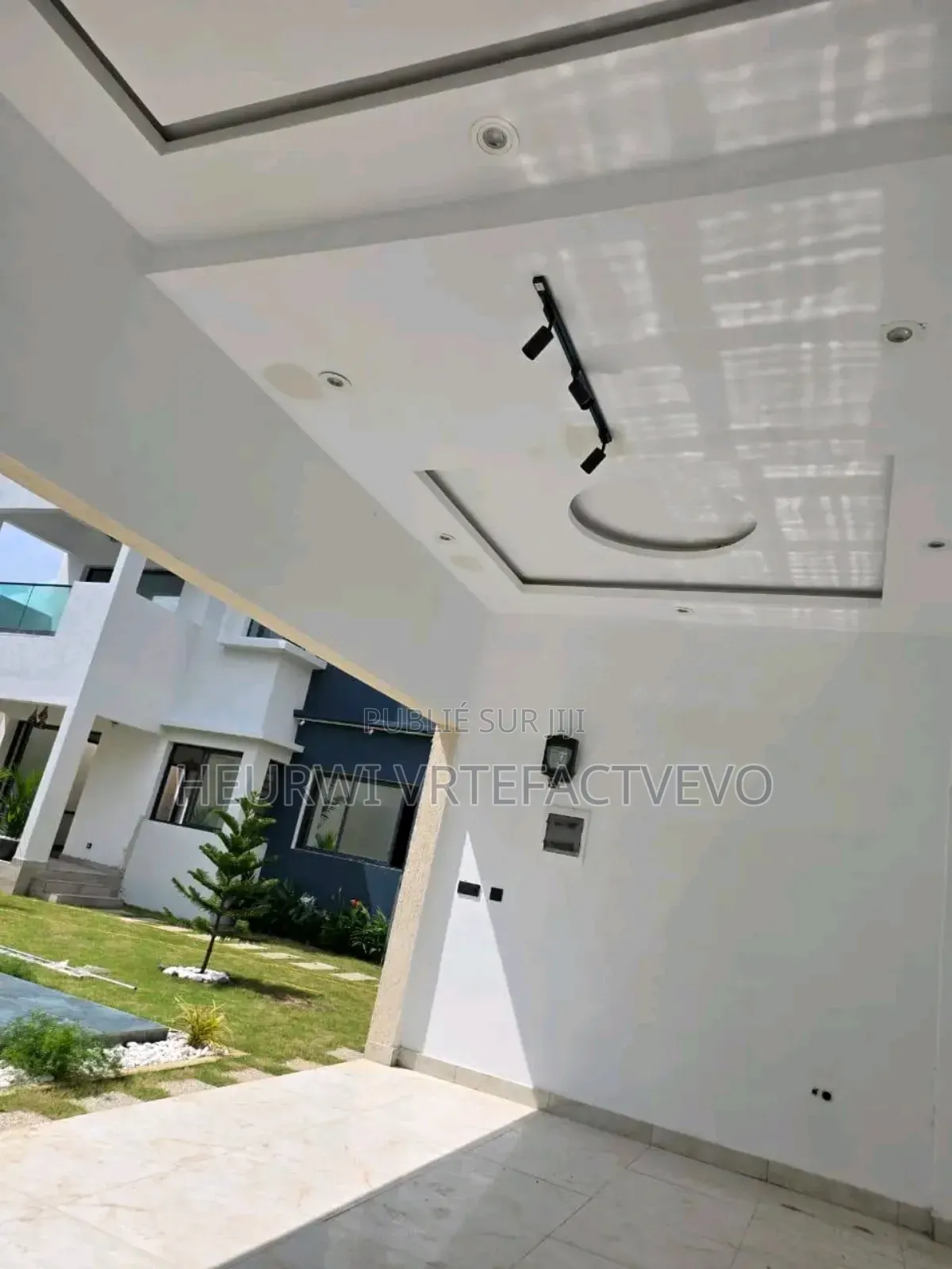 8chbre Manoir dans Riviera Abatta, Cocody à Vendre